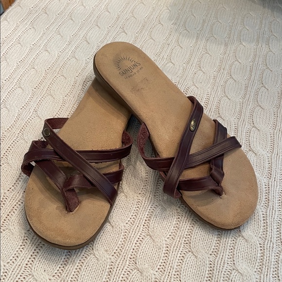 G.H. Bass & Co sz 8.5 leather Sunjuns Sharons thong sandals brown throwbacks 80s